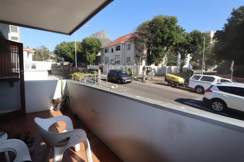 To Let 2 Bedroom Property for Rent in Tamboerskloof Western Cape